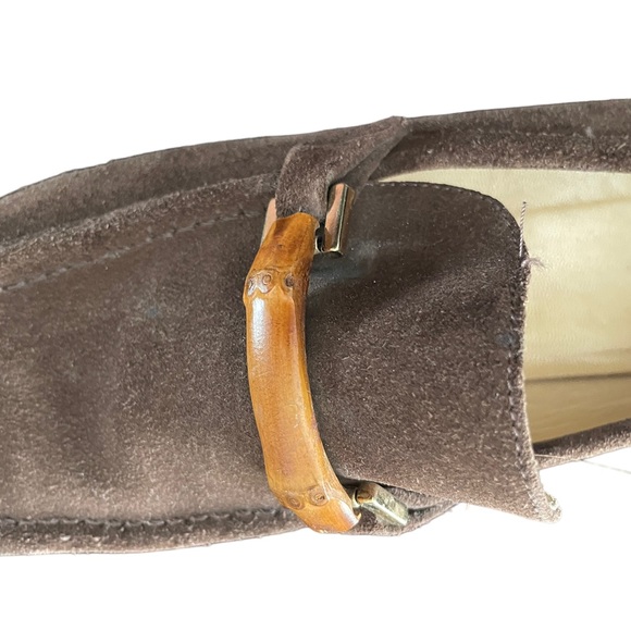 Vintage Gucci loafers. Brown suede with signature bamboo. Size 8 B width - Picture 6 of 15